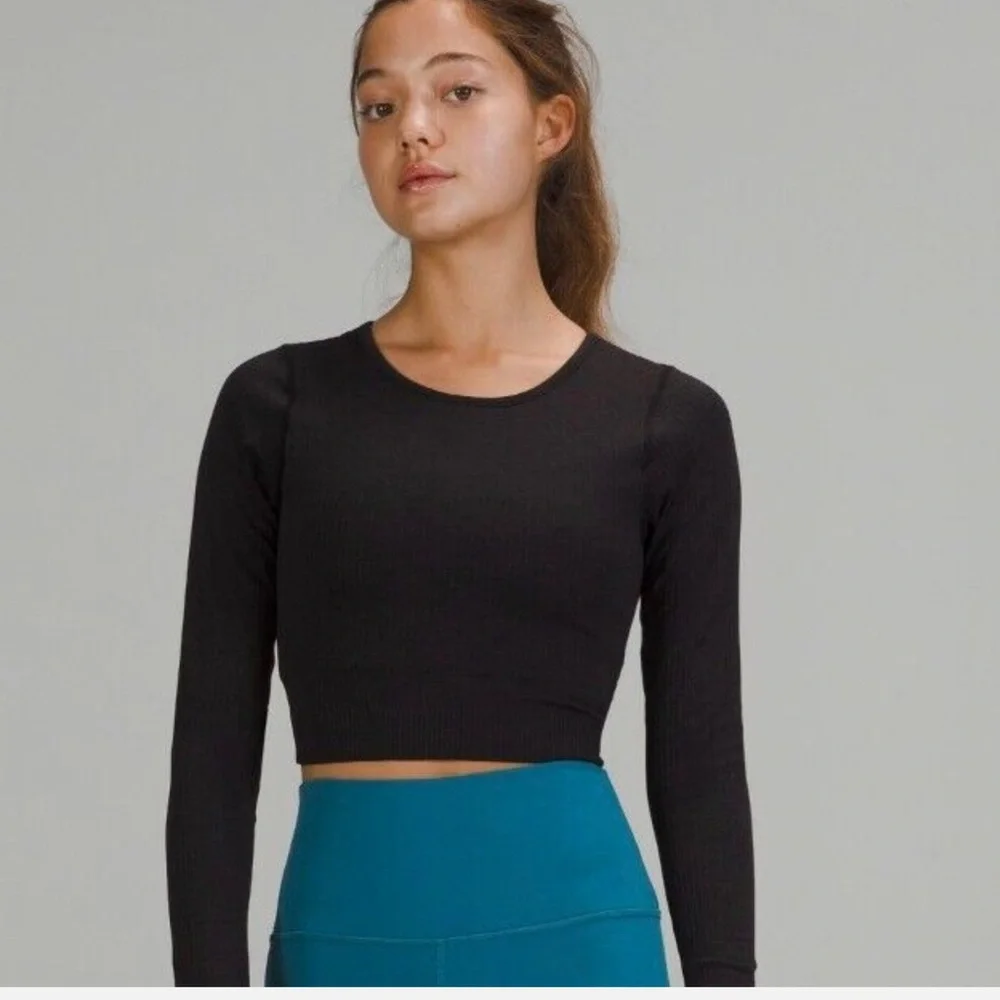 LLululemon Ebb To Street Long Sleeve Shirt Black Built in Bra Size Sz 6